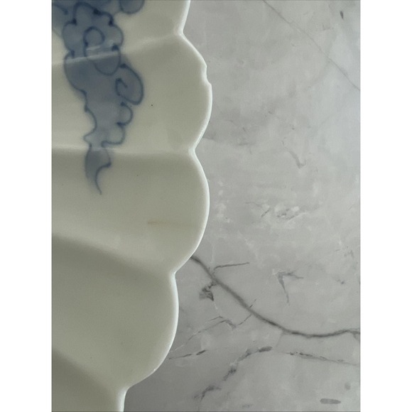 Arita‎ Scalloped Imari Plate Antique Japanese, Dragon And Clouds Blue And White - Picture 2 of 5